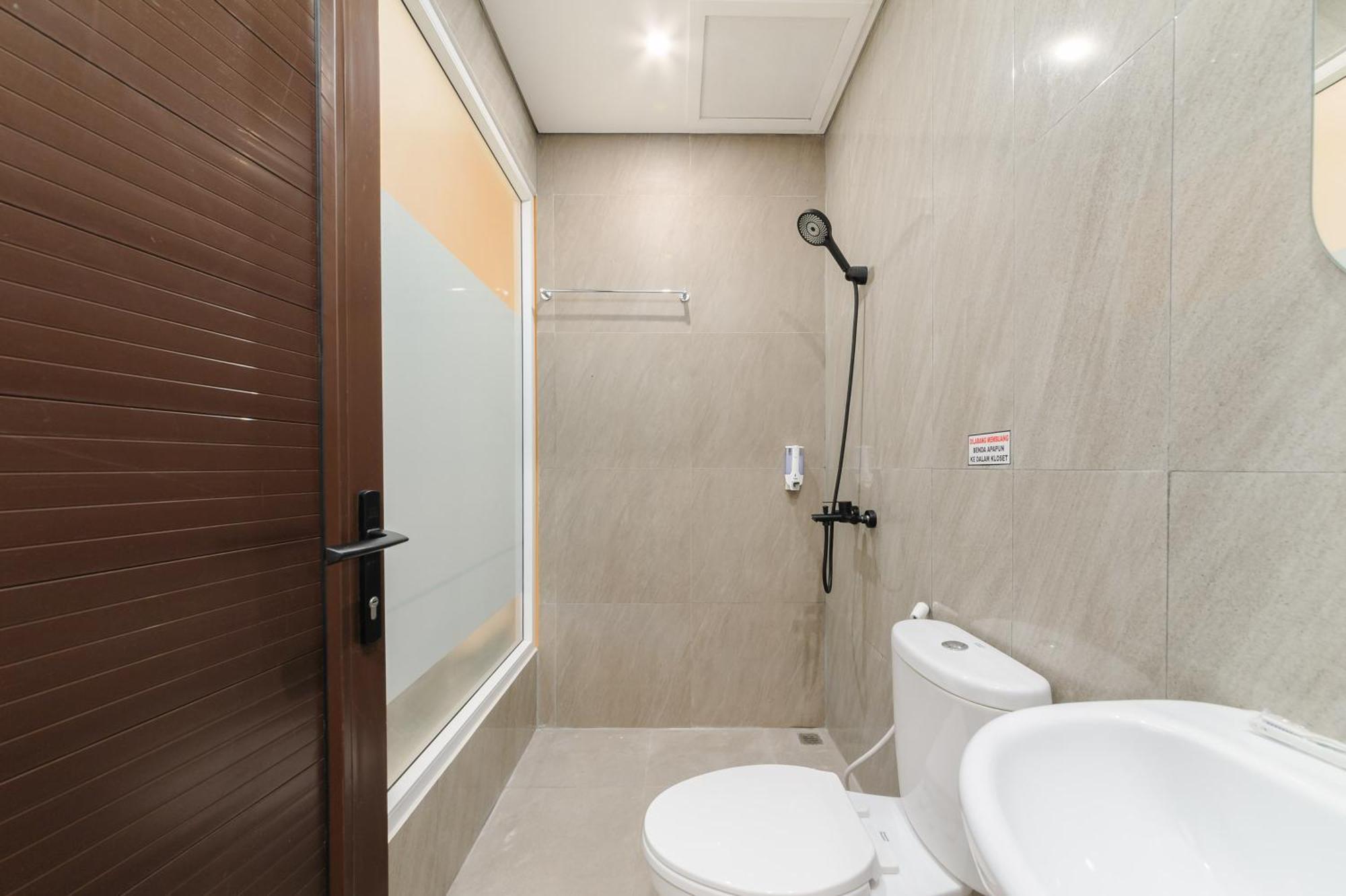 Sans Hotel Tajur Bogor Bantarkamang Екстериор снимка